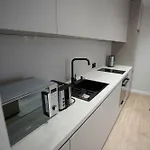 Huqi Luxury 1 *