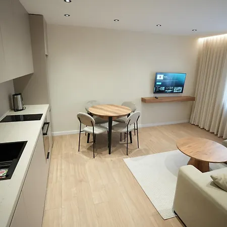 Daire Huqi Luxury 1 *