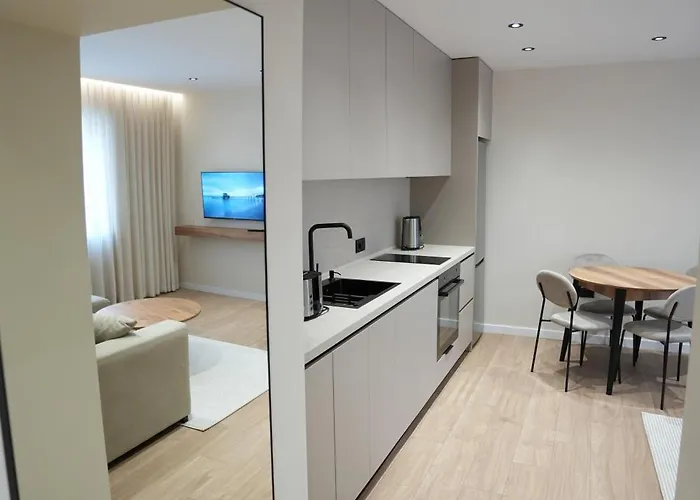 Huqi Luxury 1