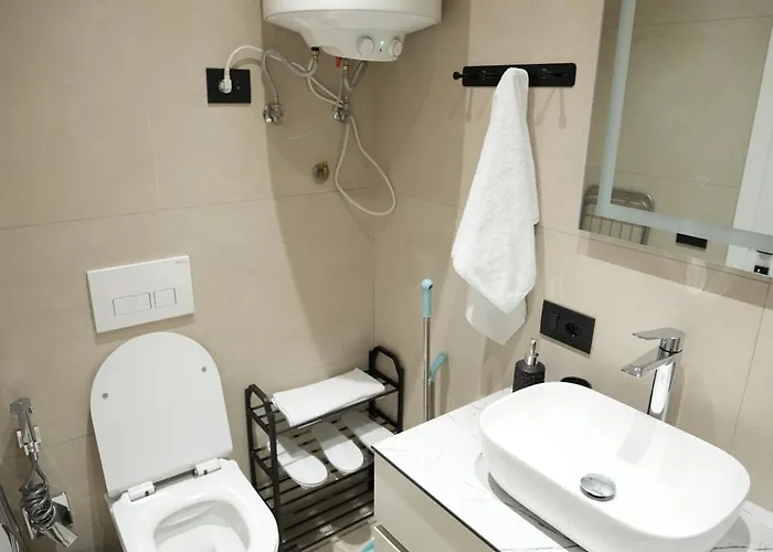 Huqi Luxury 1 * Тирана
