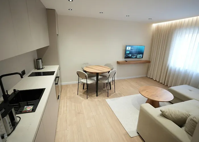 Апартаменты Huqi Luxury 1 *