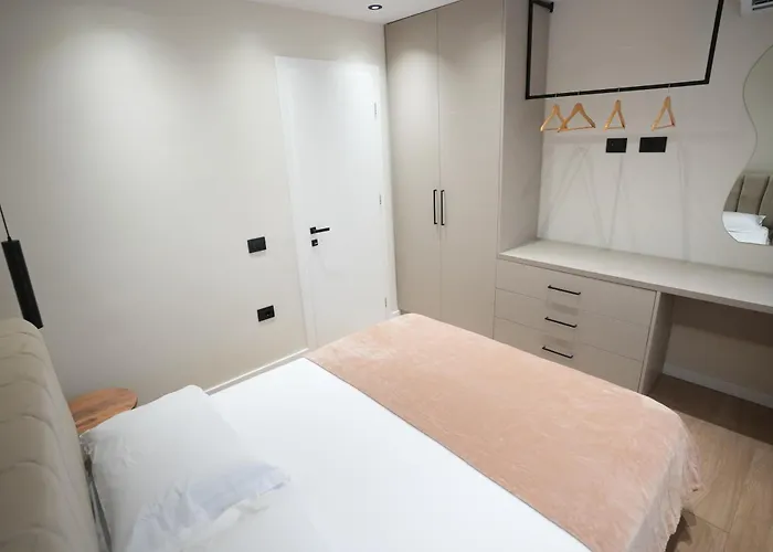 Апартаменты Huqi Luxury 1 *