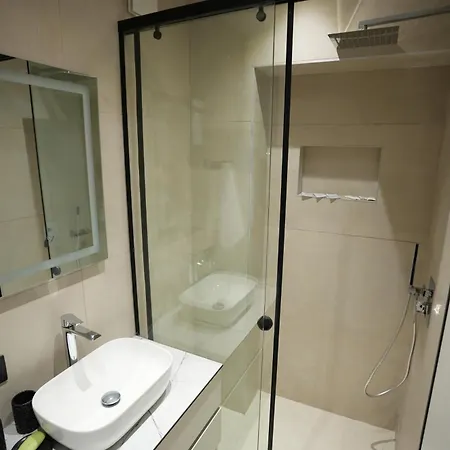Huqi Luxury 1 公寓 地拉那