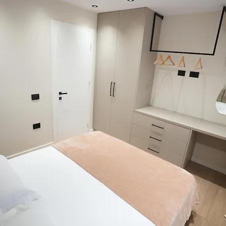 Huqi Luxury 1 公寓 地拉那