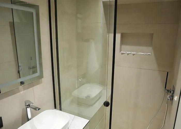 Huqi Luxury 1 公寓 地拉那